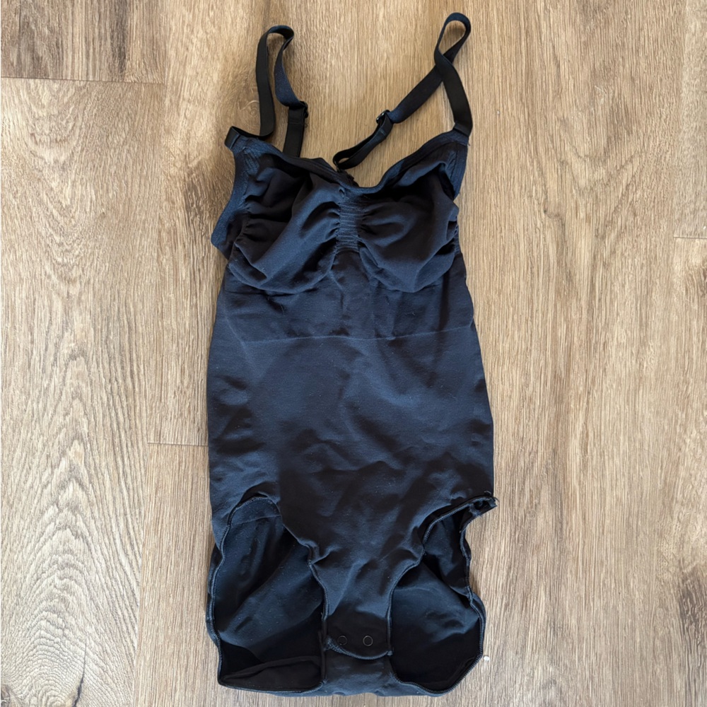 COPY - SKIMS bodysuit
